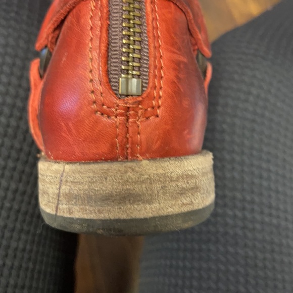 Frye zip up boots - Picture 6 of 9